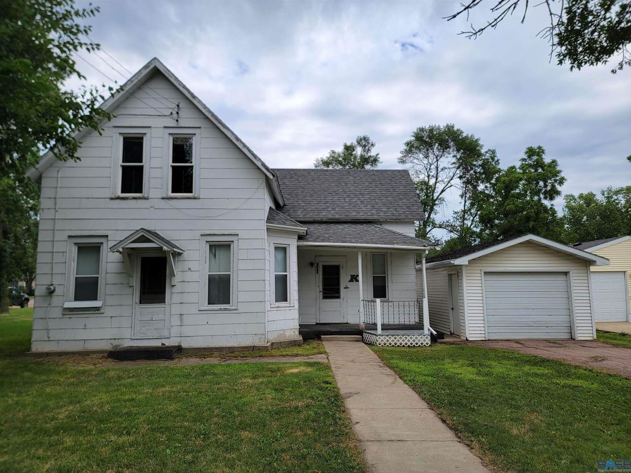 200 College Ave - Photo 1