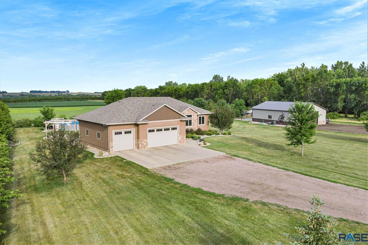 25712 Vandemark Ave - Photo 1