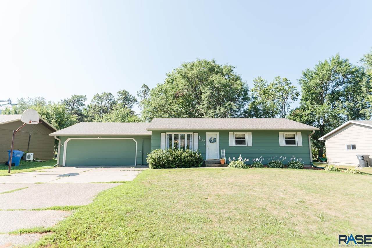 805 Westview St - Photo 1