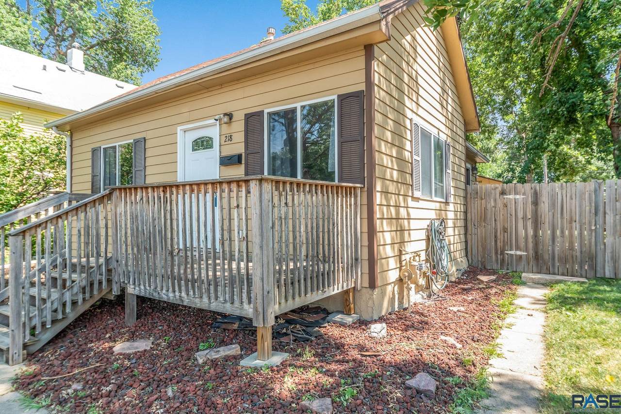 218 Euclid Ave - Photo 1