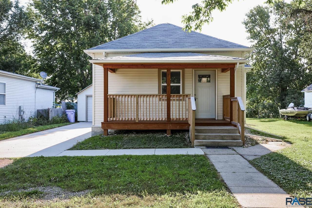 202 4th St - Photo 1