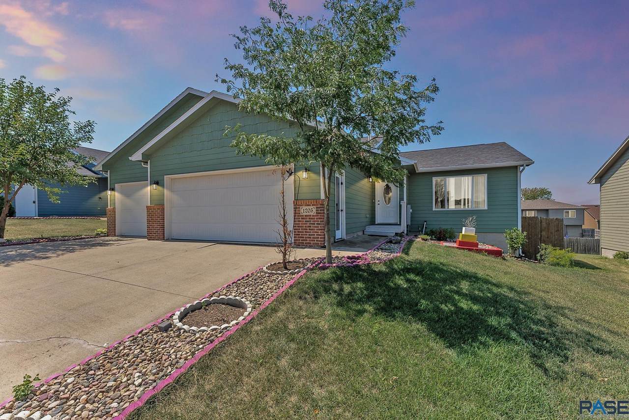 1205 Broken Bow Ave - Photo 1