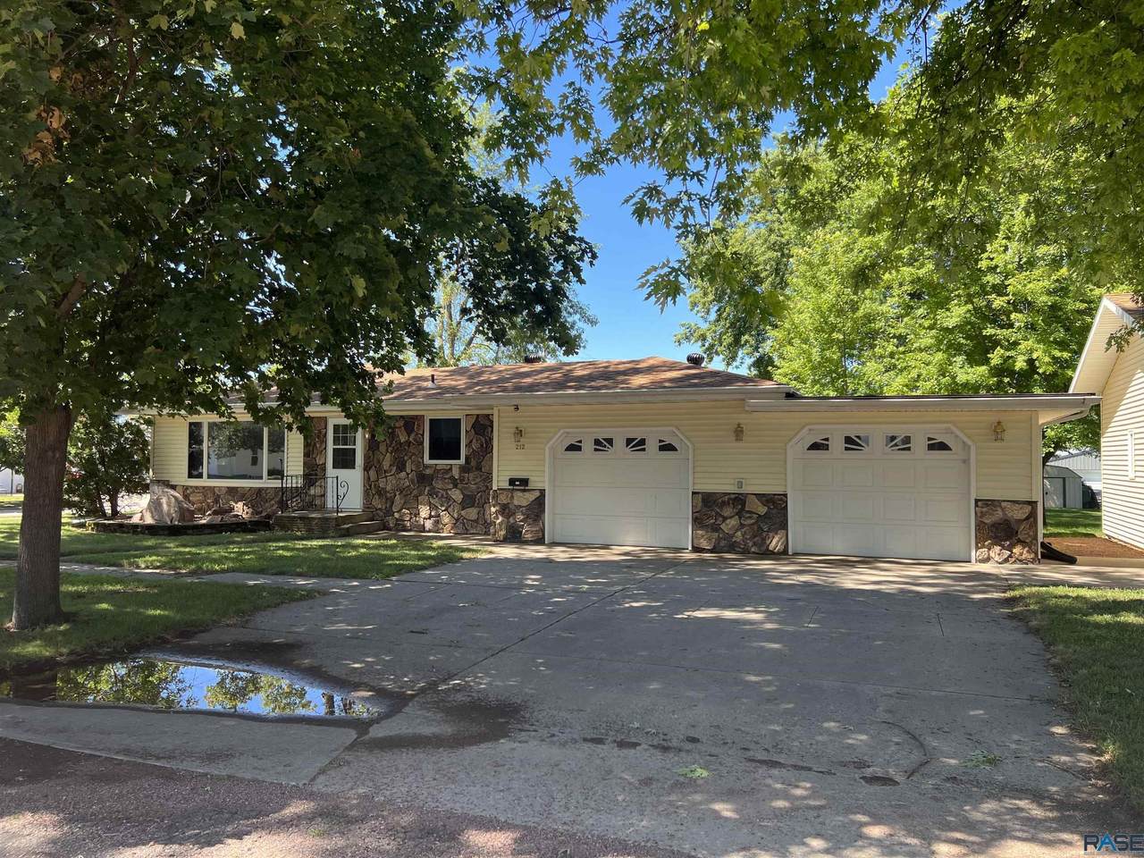 212 Church Ave - Photo 1