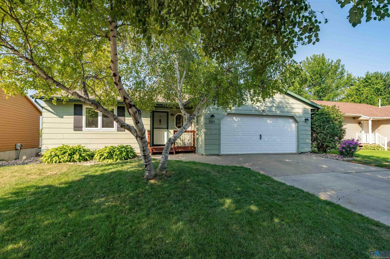 2517 Groveland Ave - Photo 1