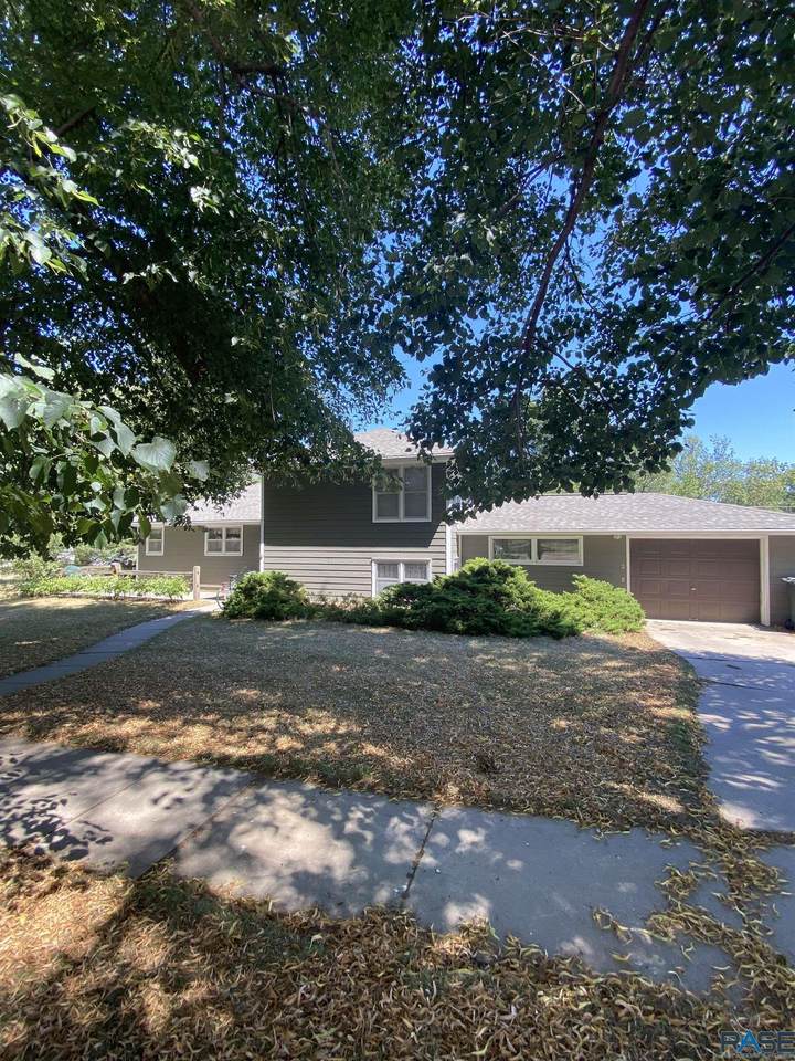 102 Dobson St - Photo 1