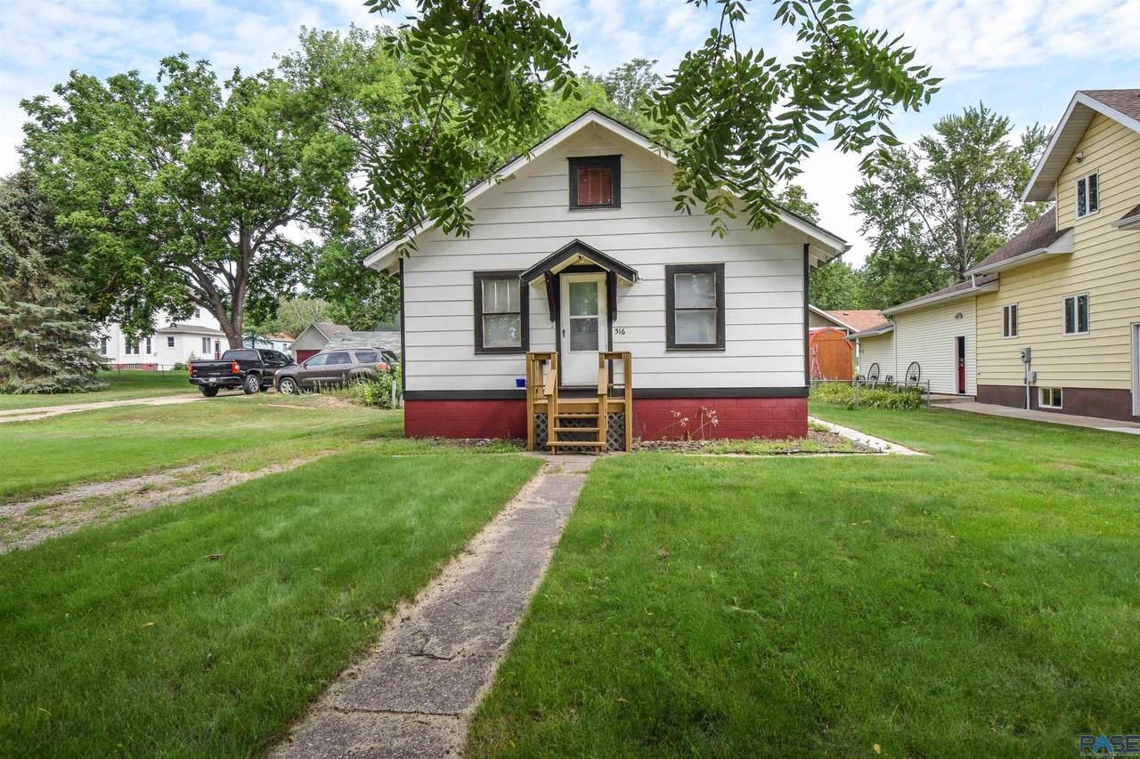 516 4th St - Photo 1