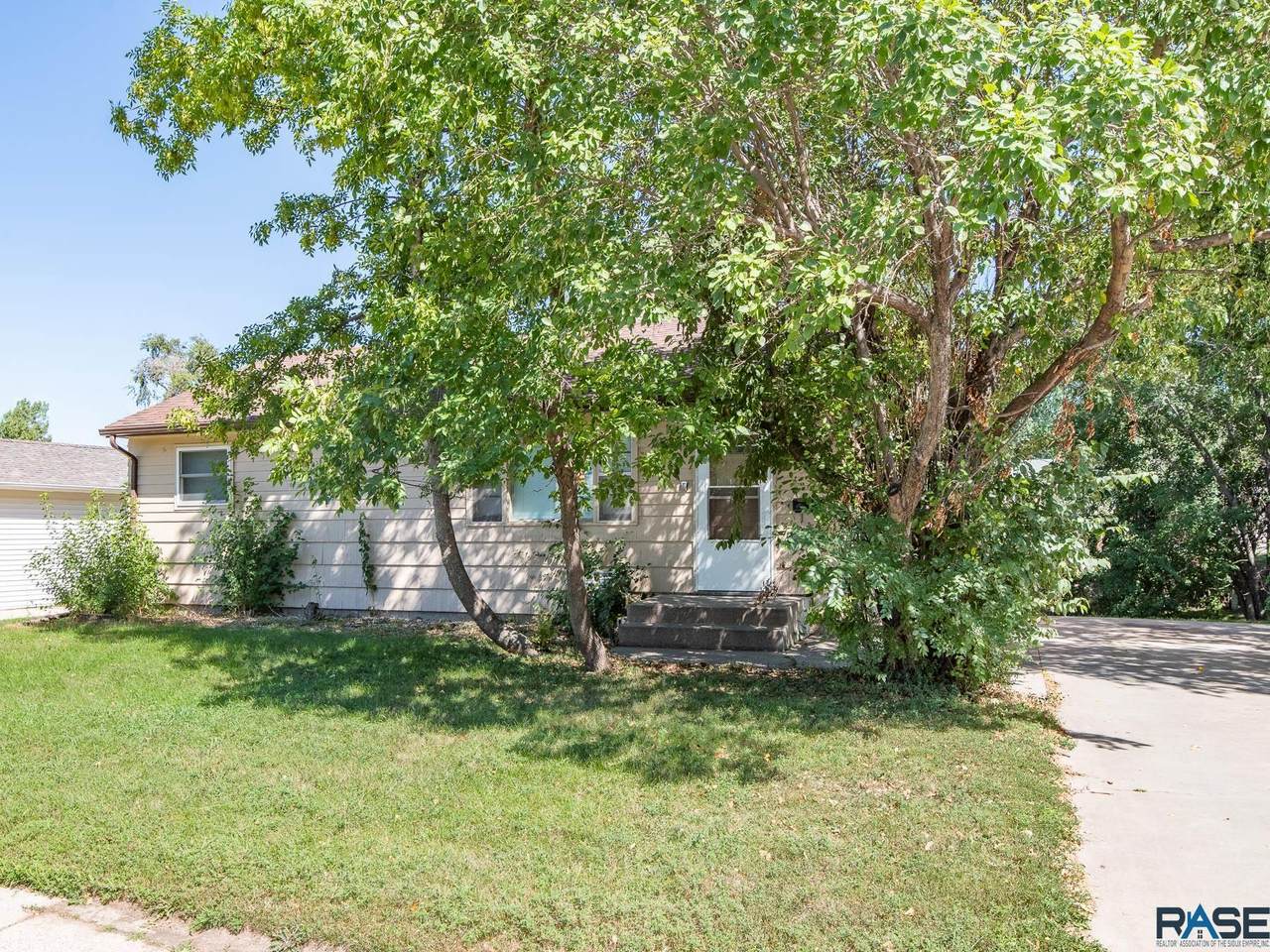 408 Cleveland Ave - Photo 1