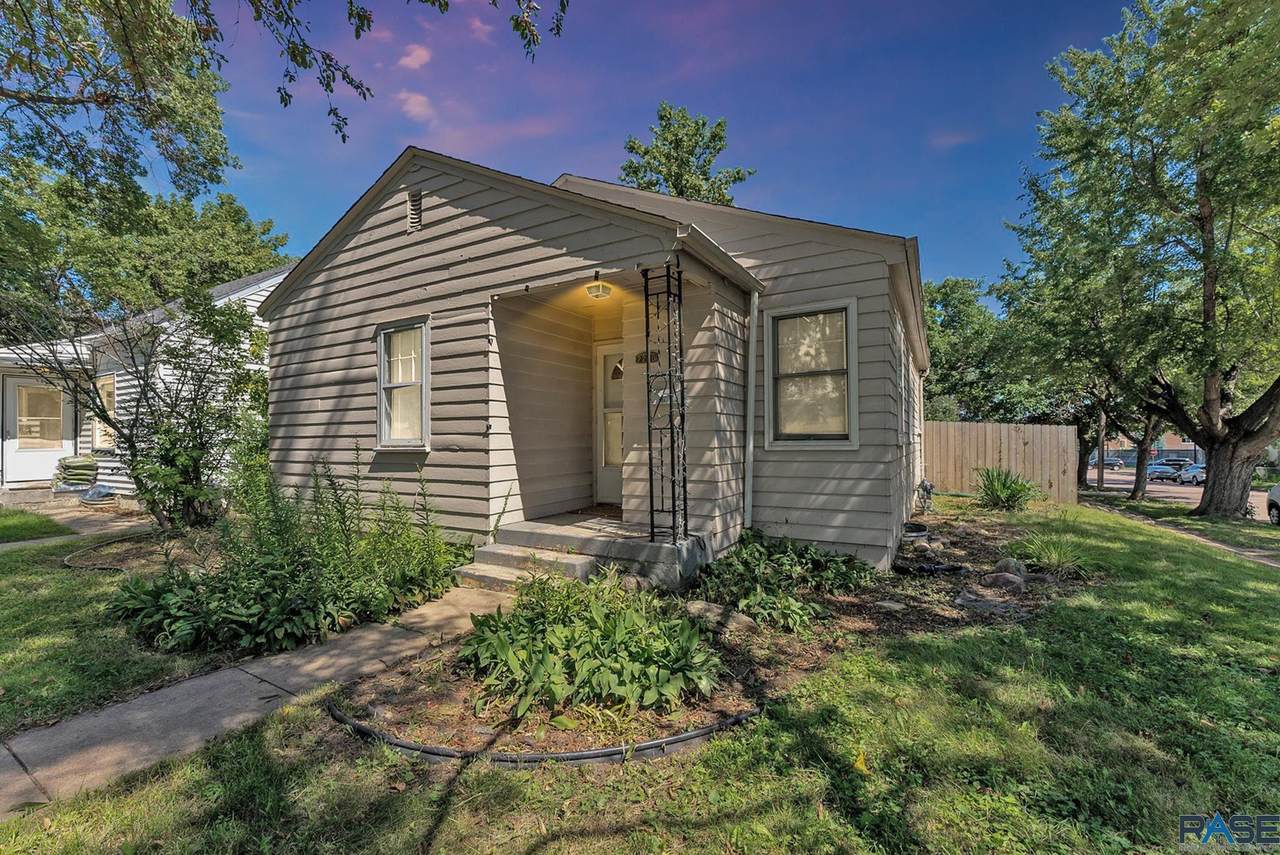 2210 Euclid Ave - Photo 1
