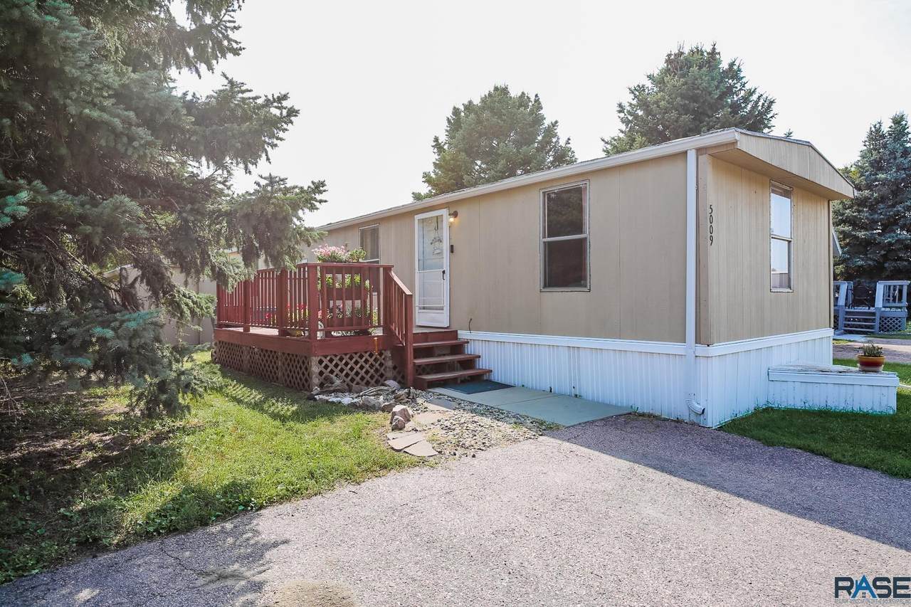 5009 16th Pl - Photo 1
