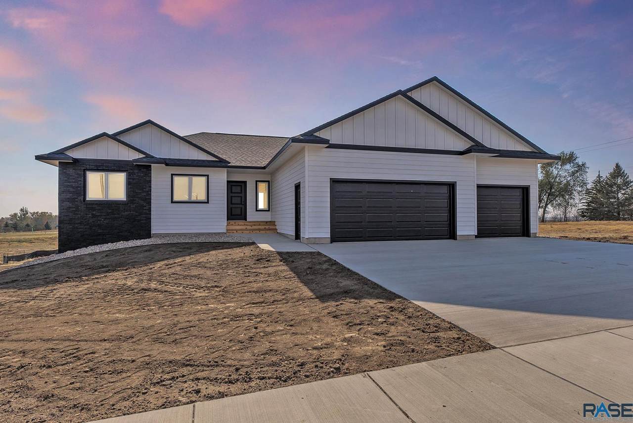 503 Ella Ave - Photo 1