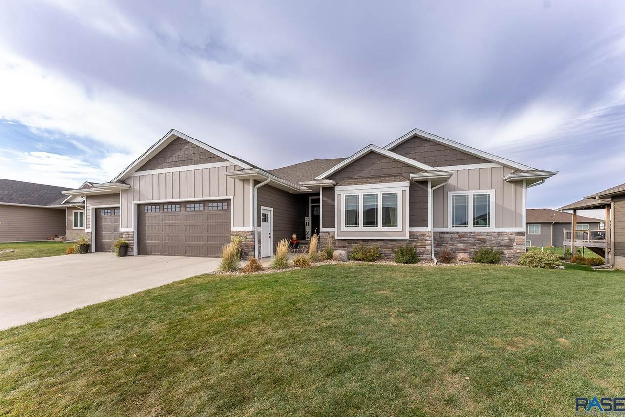135 Liberty Cir - Photo 1