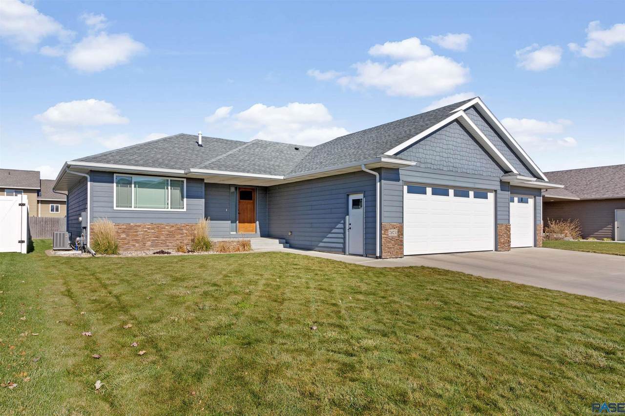 7624 Lobelia St - Photo 1