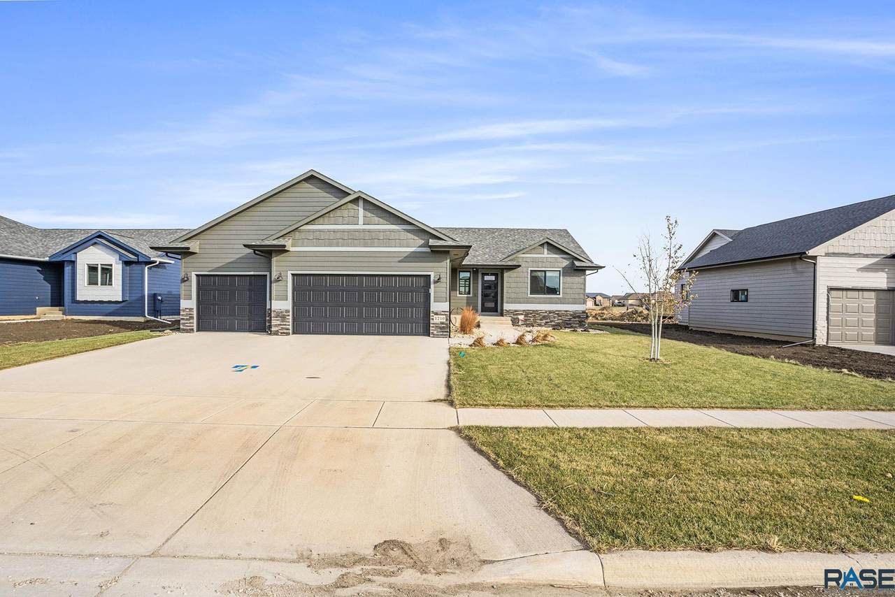 1210 Cole Ave - Photo 1
