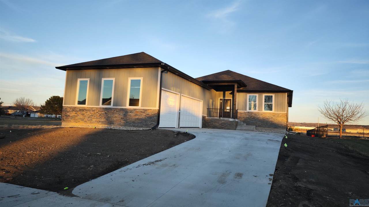 794 Lakeshore Dr - Photo 1