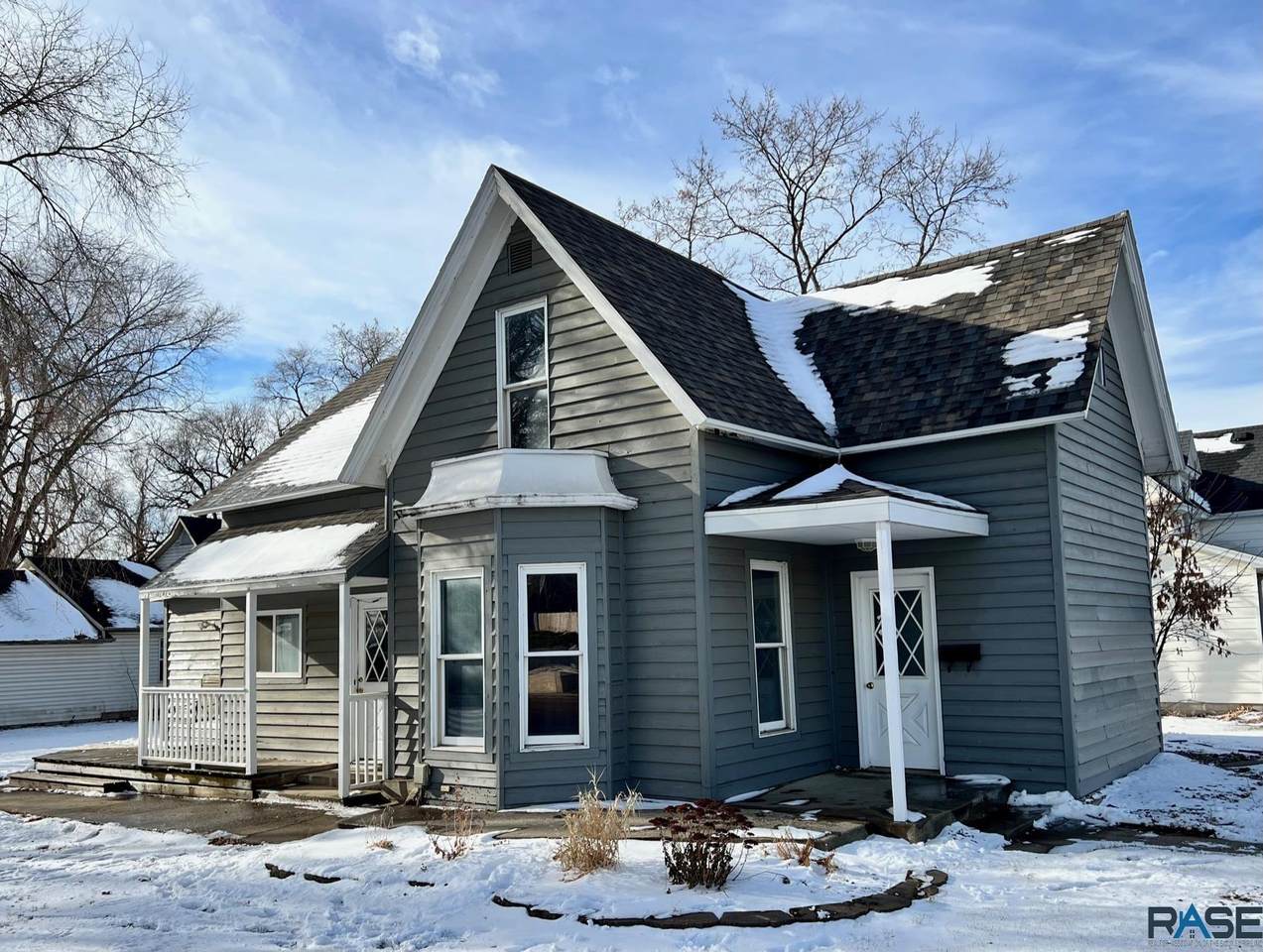315 5th St - Photo 1