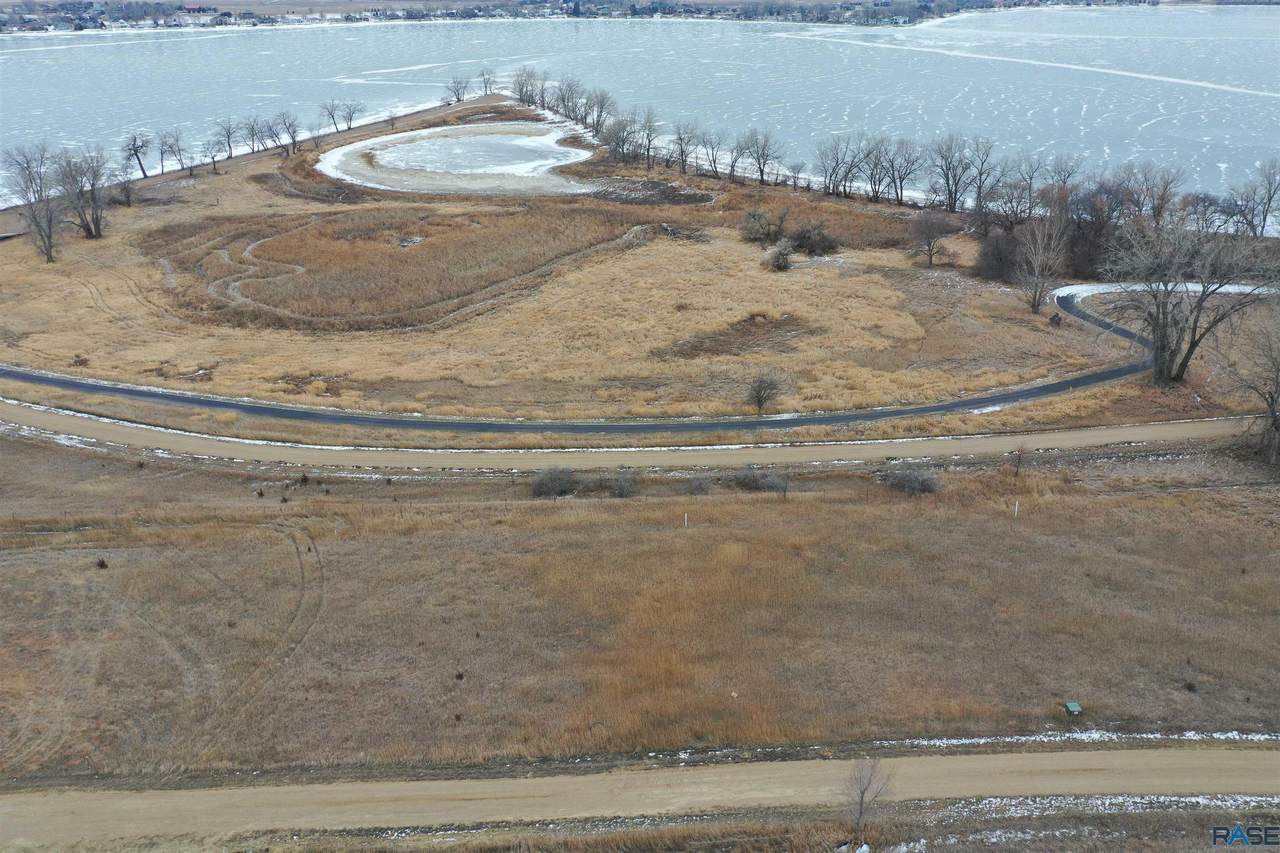 6091 Point Dr - Photo 1