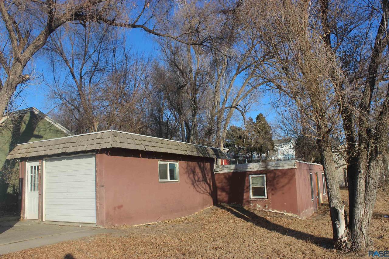 308 Jefferson Ave - Photo 1