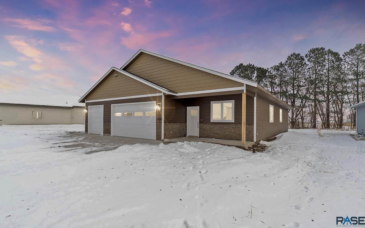 6304 Deadwood Ave - Photo 1