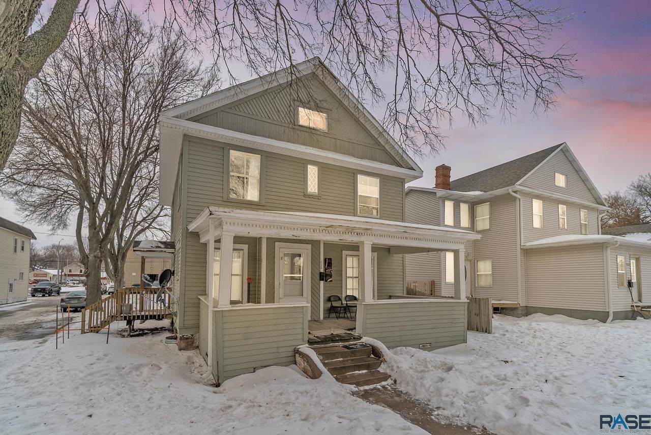 635 Dakota Ave - Photo 1