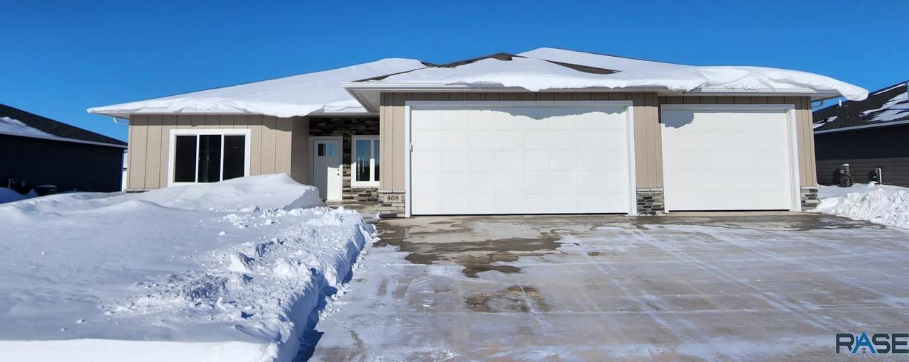 808 Johnson Creek Ct - Photo 1