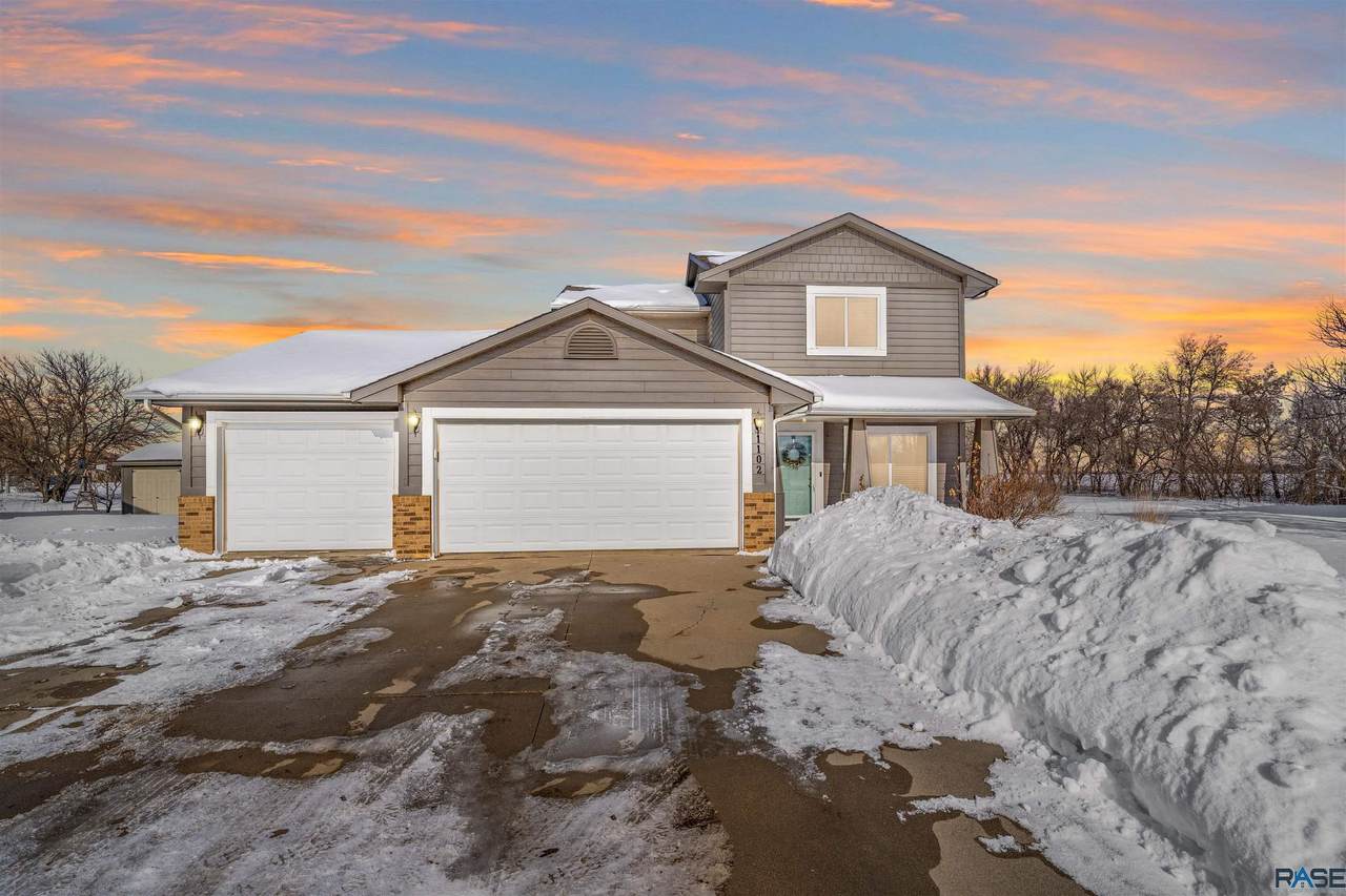 1102 Hemlock Cir - Photo 1