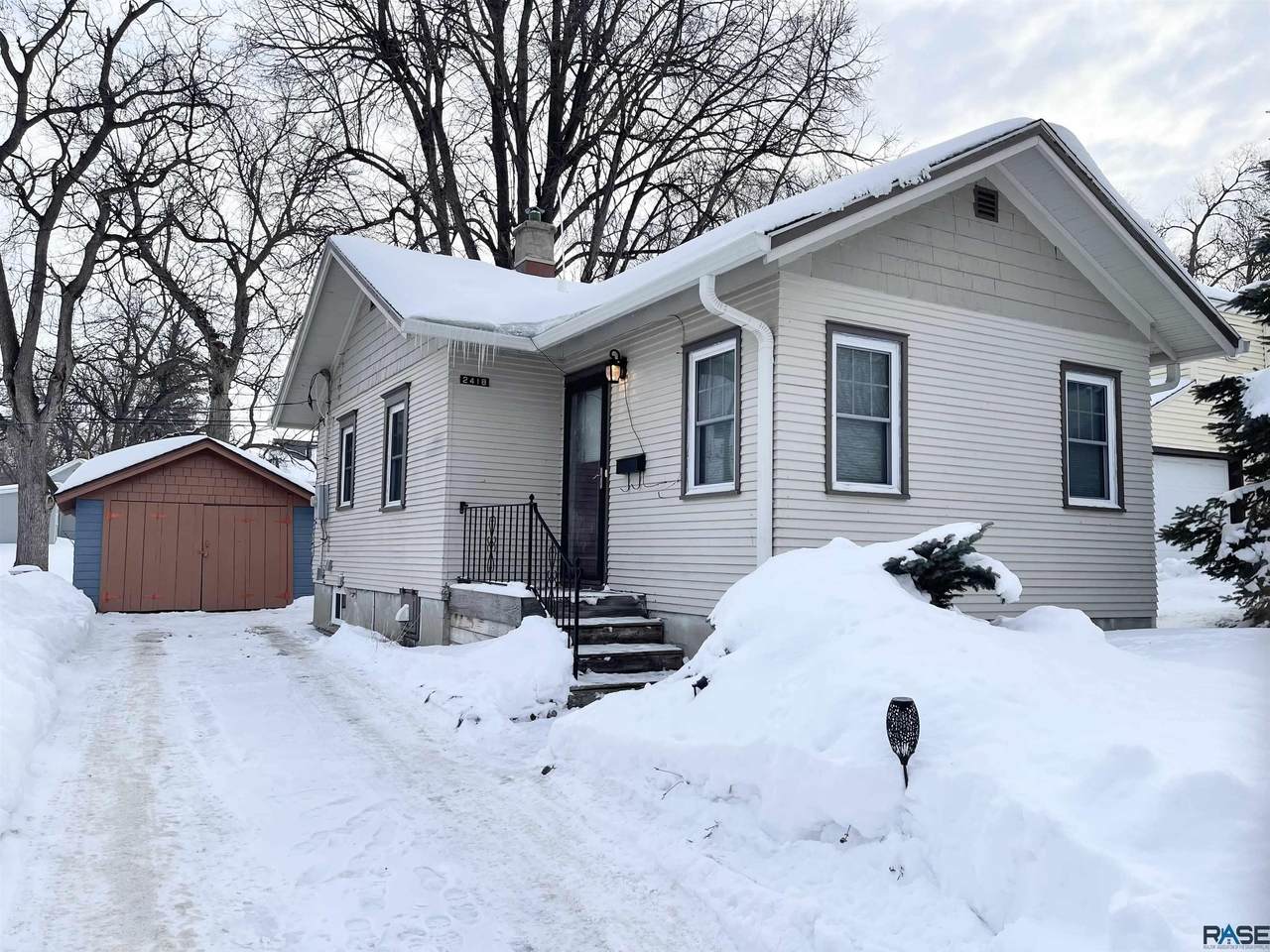 2418 Main Ave - Photo 1