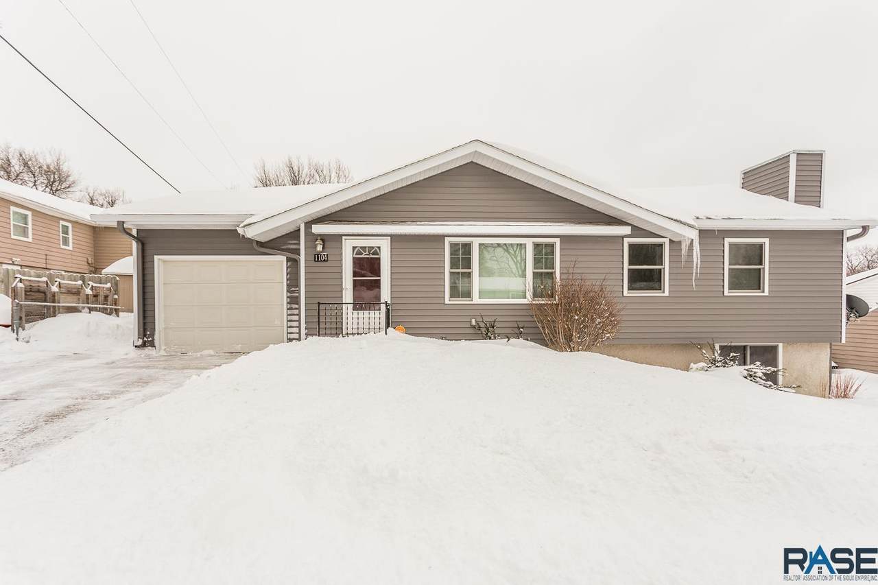 1104 Laurie Dr - Photo 1
