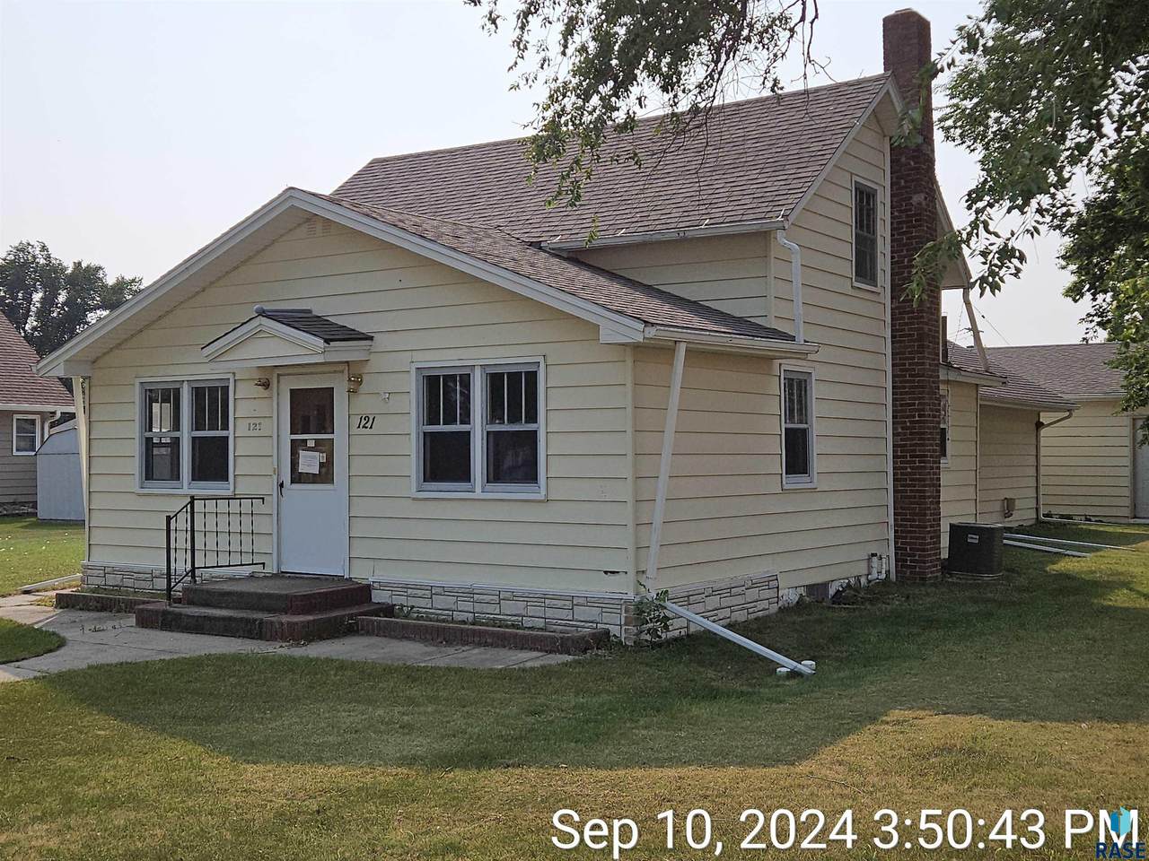 121 5th St - Photo 1