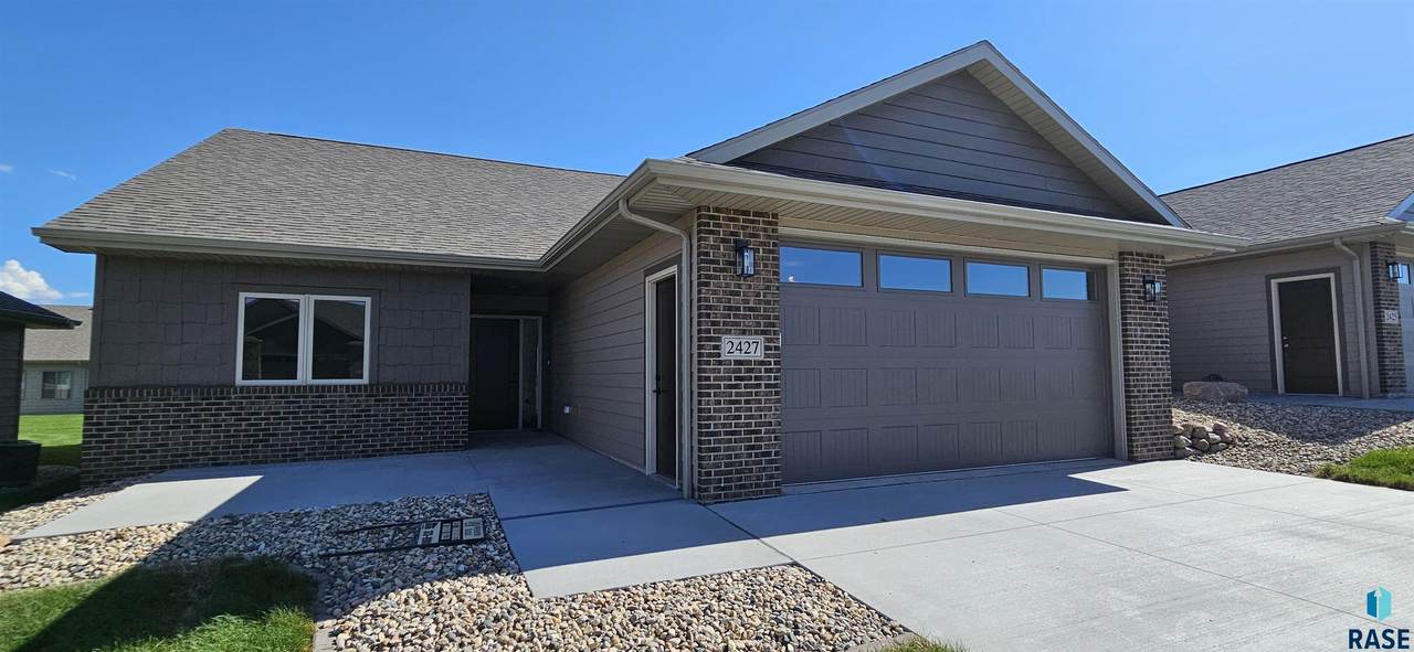 2427 Joshua Cir - Photo 1