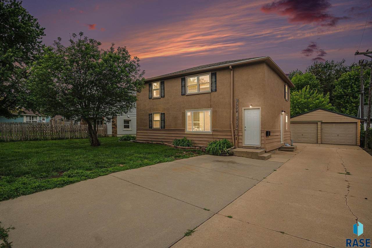 1309 Gary Dr - Photo 1
