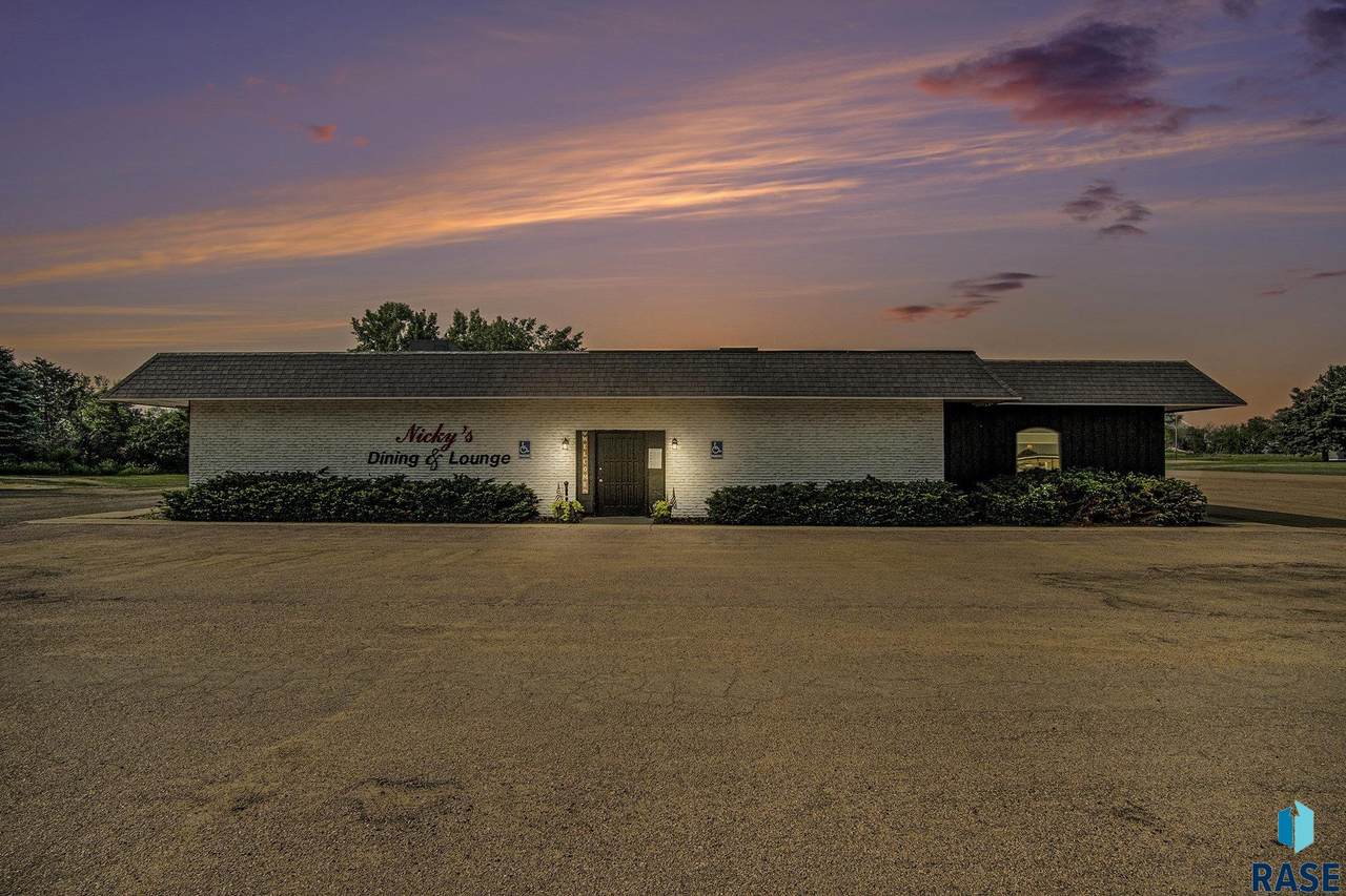 1407 2nd St - Photo 1