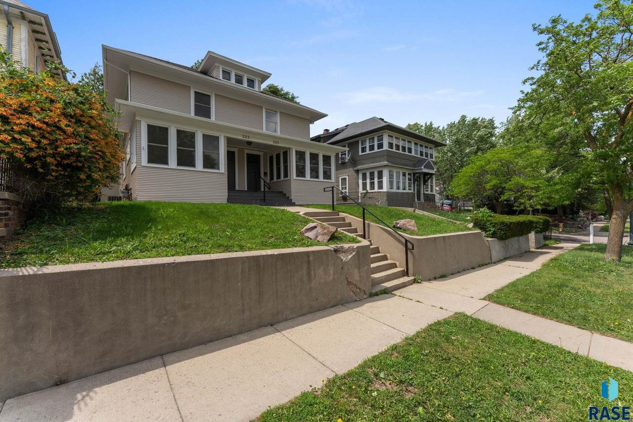 223 Spring Ave - Photo 1