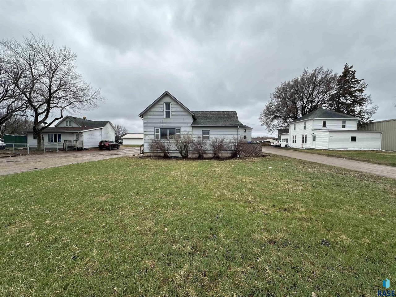 1203 Cherry St - Photo 1
