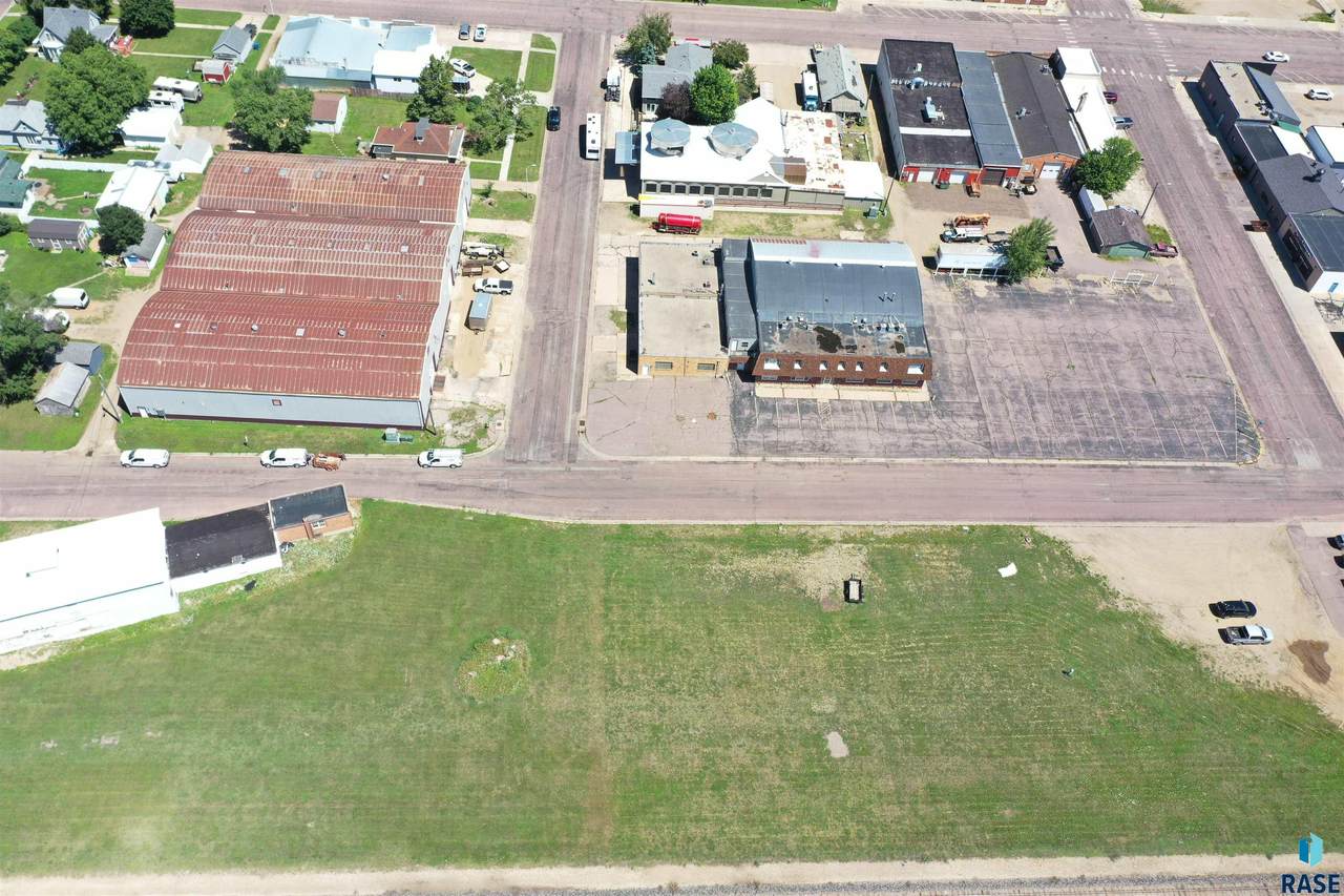 212 2nd St Street - Photo 1