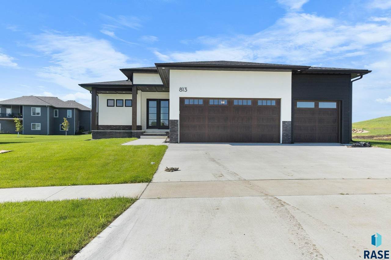 813 Sylvan Dr Drive - Photo 1