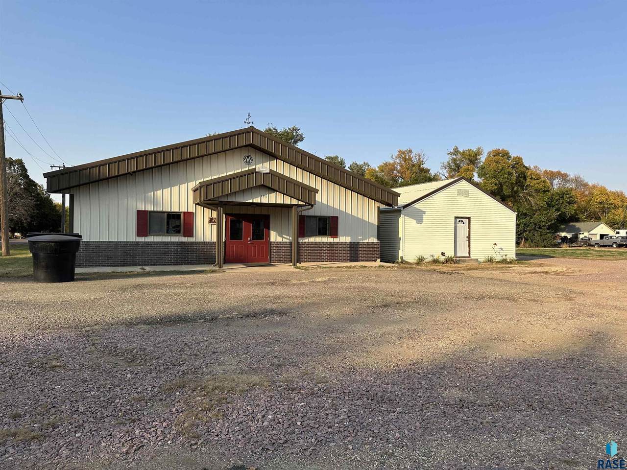 700 6th St - Photo 1