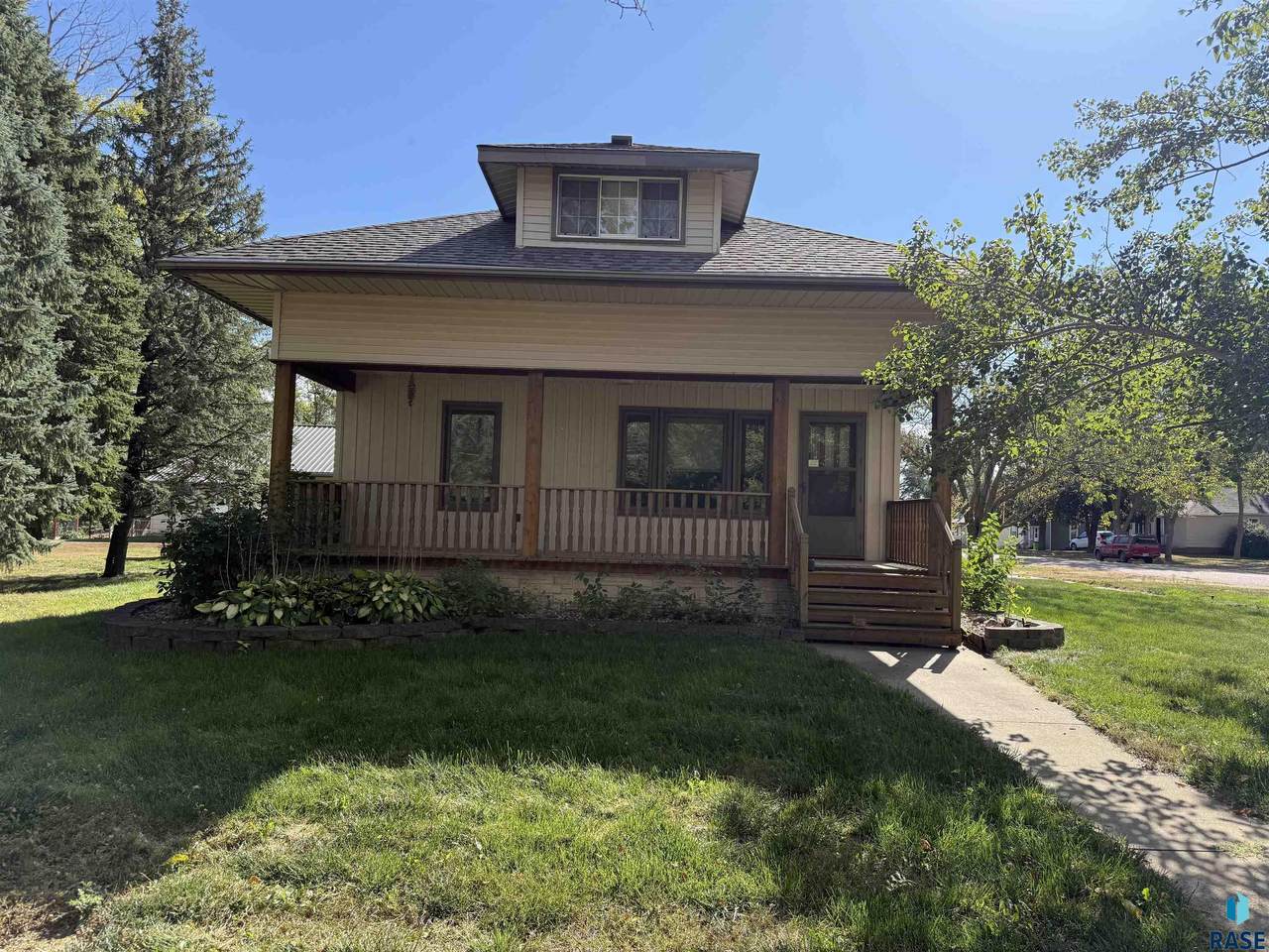 201 3rd St Street - Photo 1