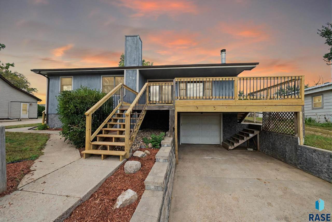 313 2nd Ave Avenue - Photo 1