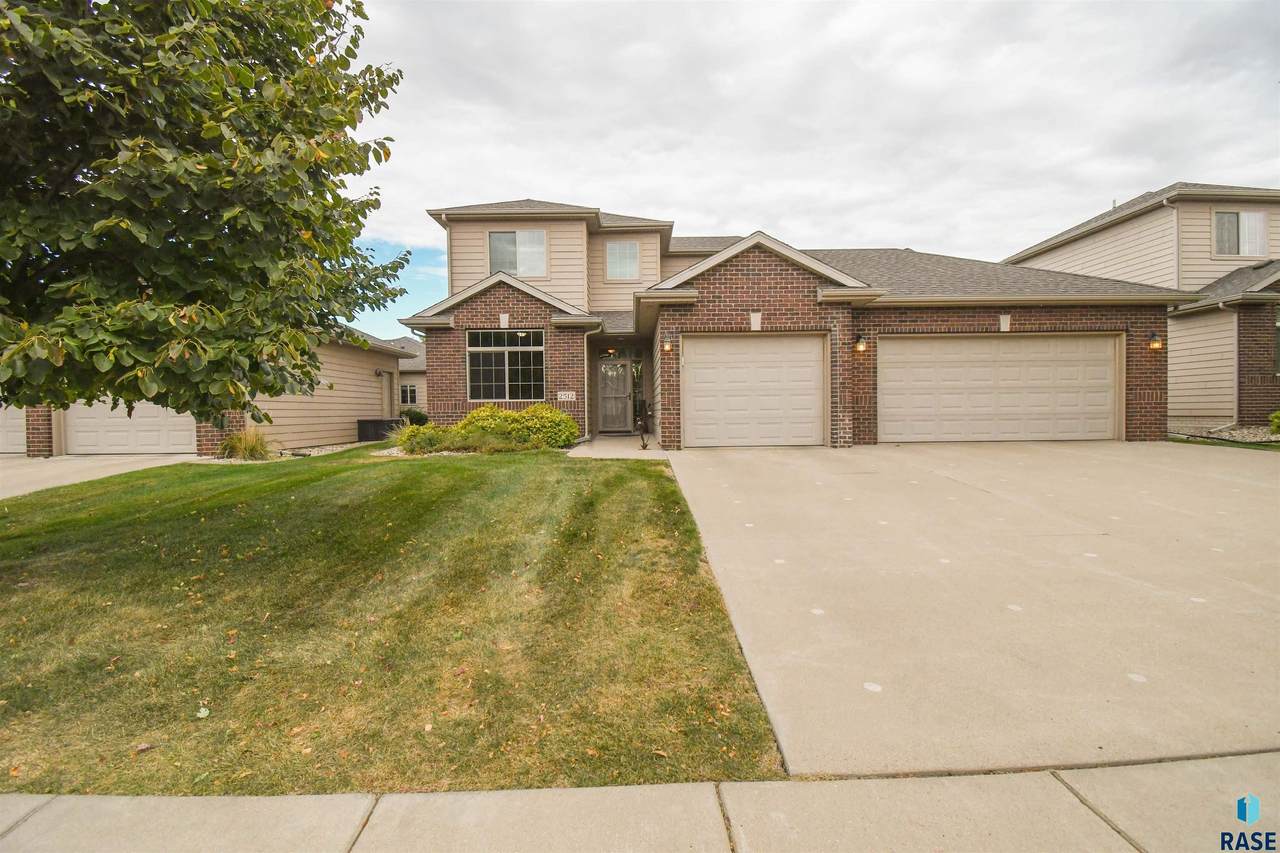 2512 Winston Cir Circle - Photo 1