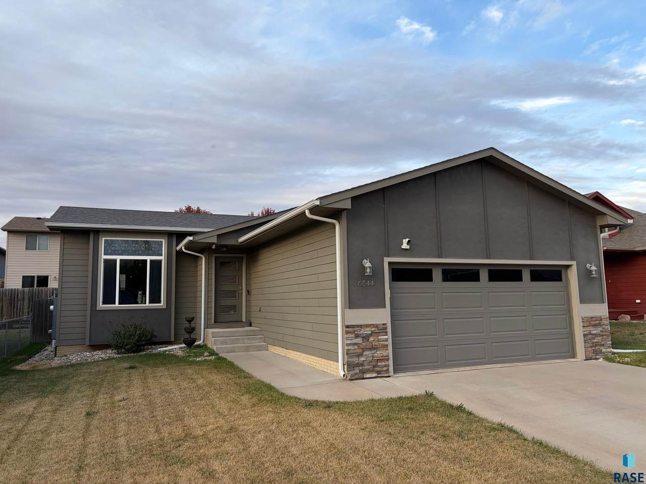 6544 Amber St Street - Photo 1