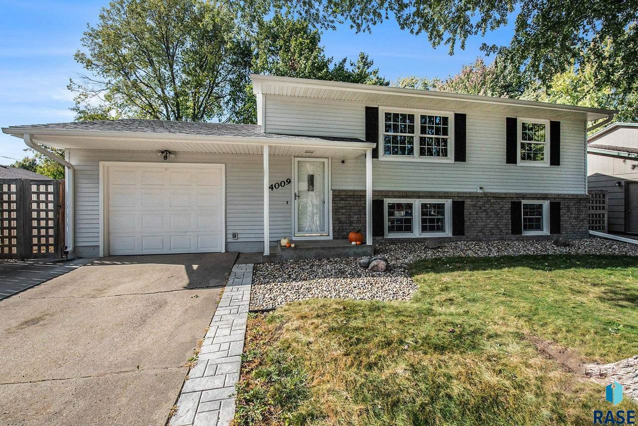 4009 Fairhall Ave Avenue - Photo 1