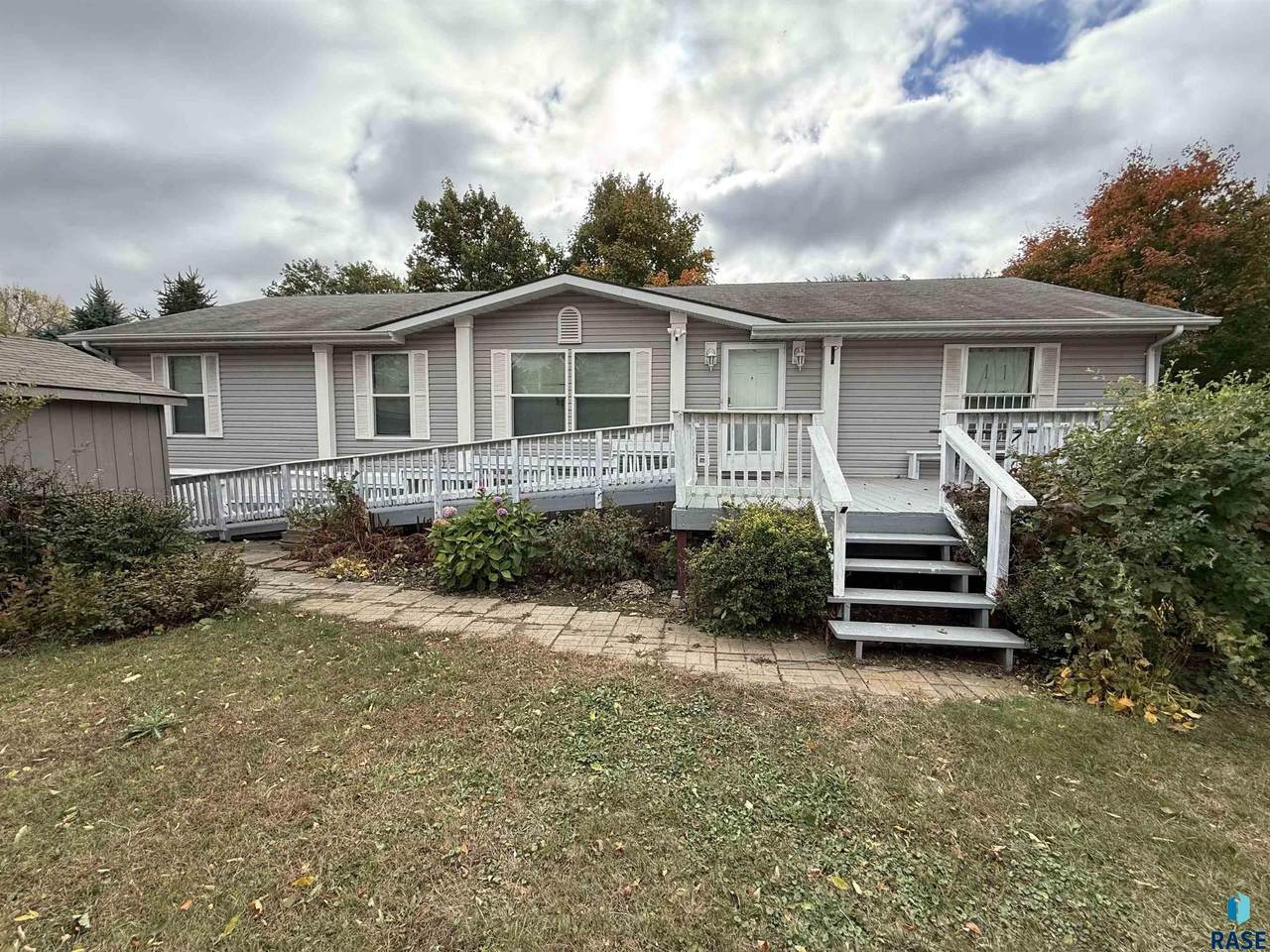 135 Orleans Pl Place - Photo 1