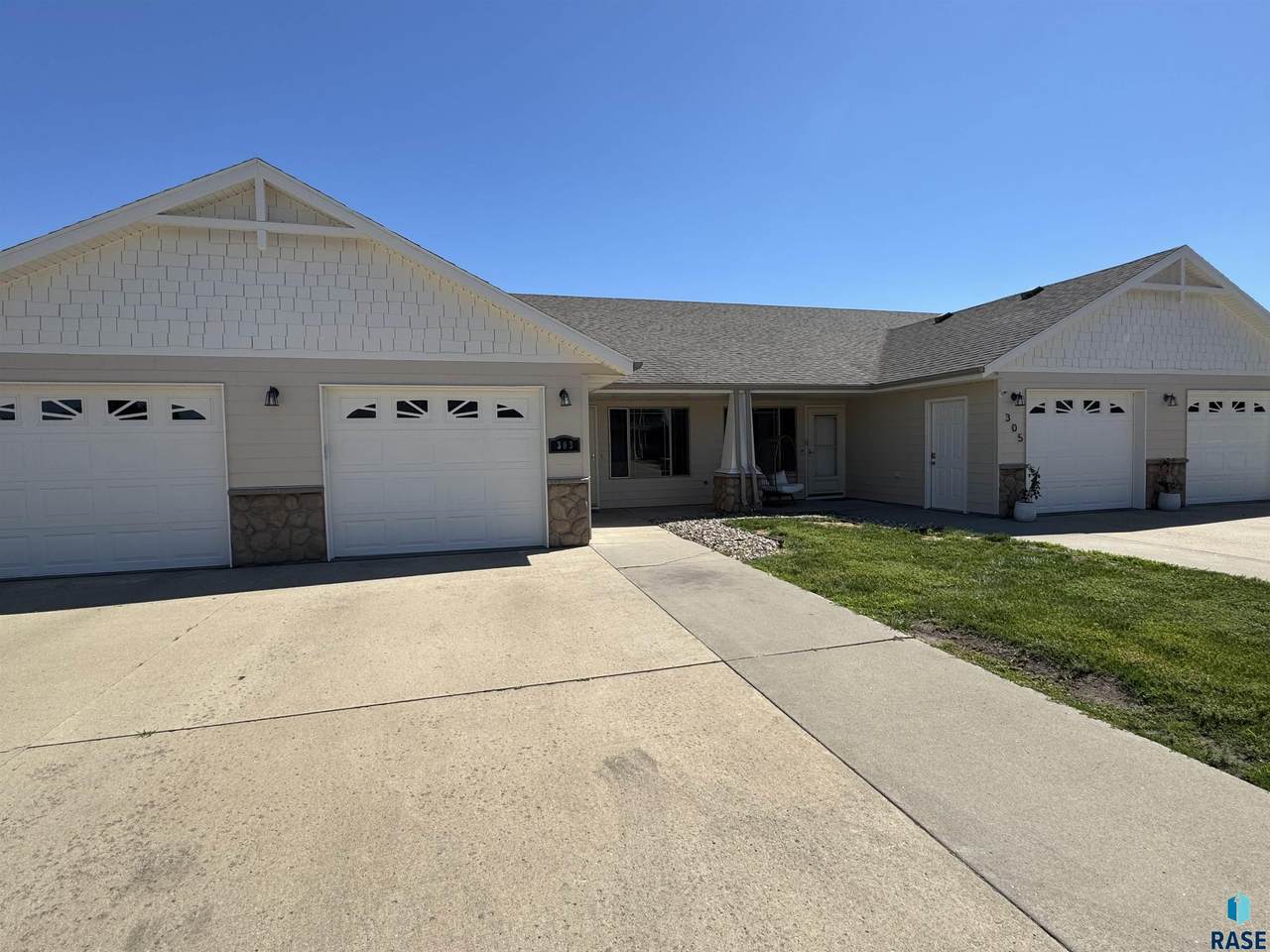 301 Scott Pl Place - Photo 1