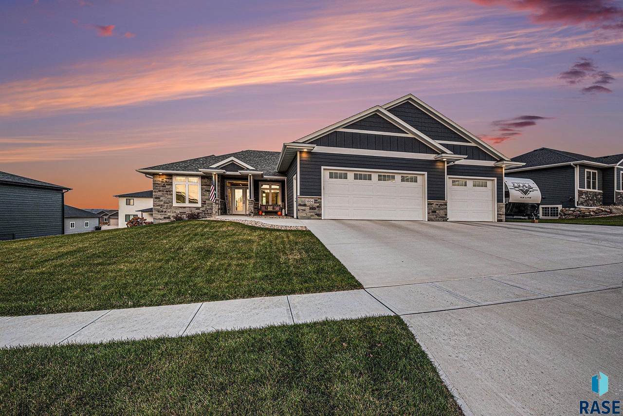 1604 River Bend St Street - Photo 1