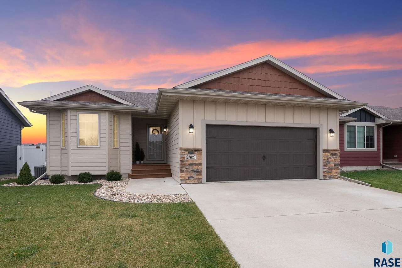 2309 Creekview Ave Avenue - Photo 1