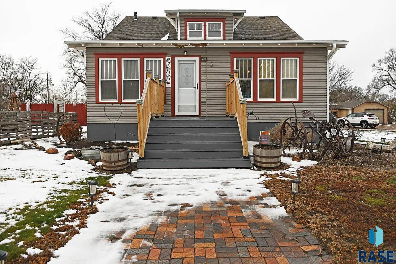 624 Main St Street - Photo 1