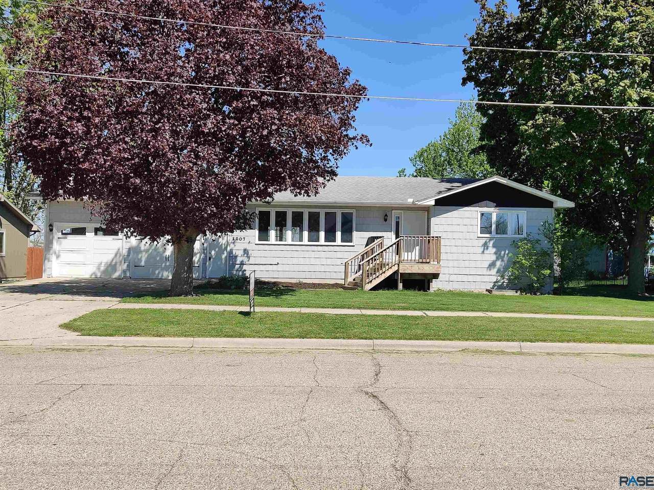 1207 4th Ave - Photo 1