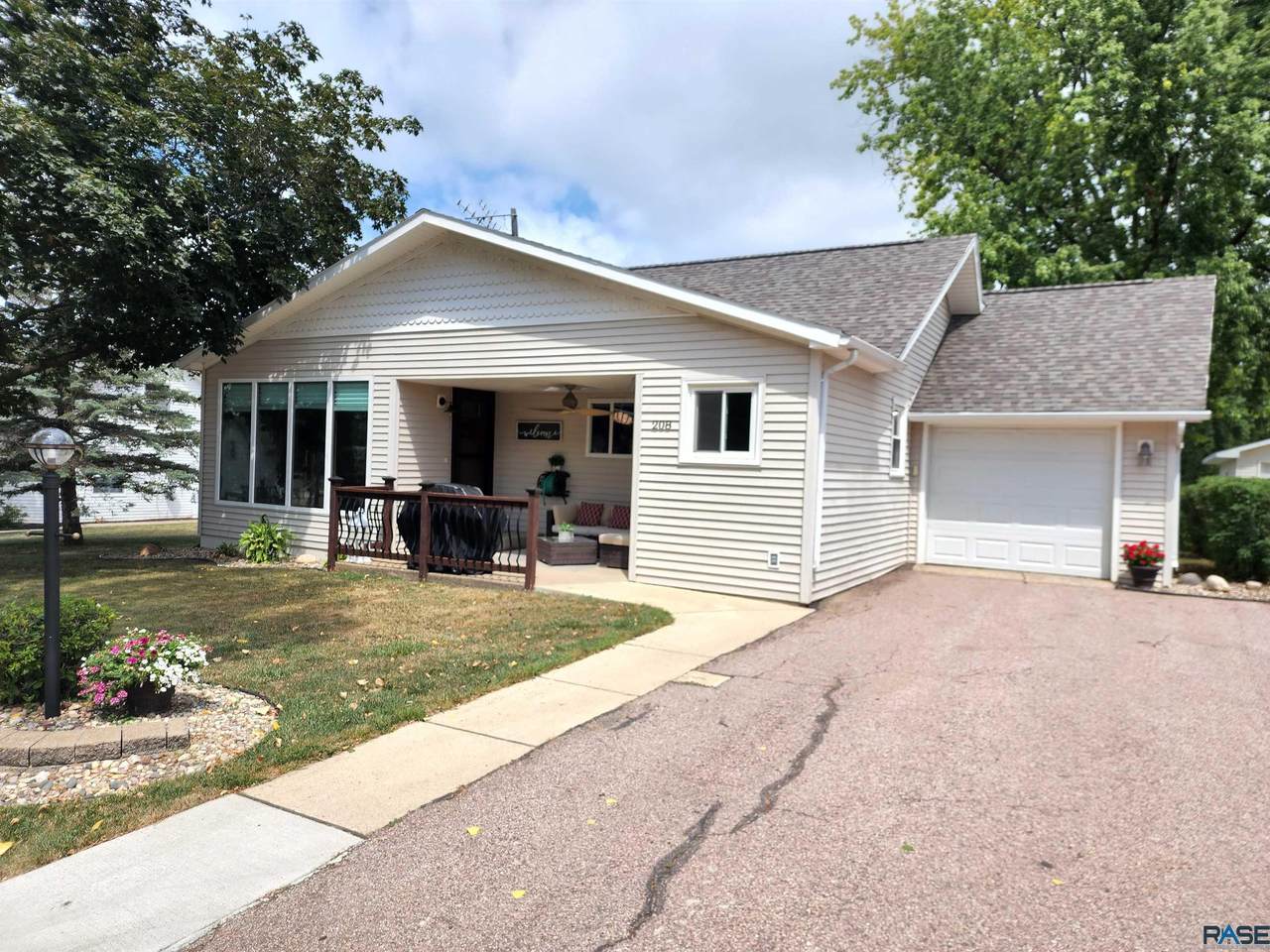 208 Turner St - Photo 1