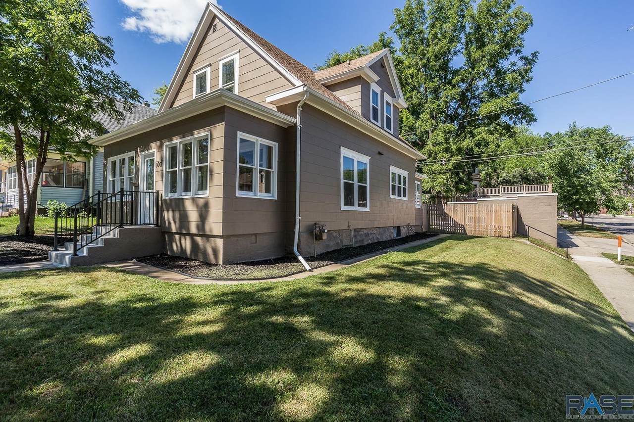 1001 1st Ave - Photo 1