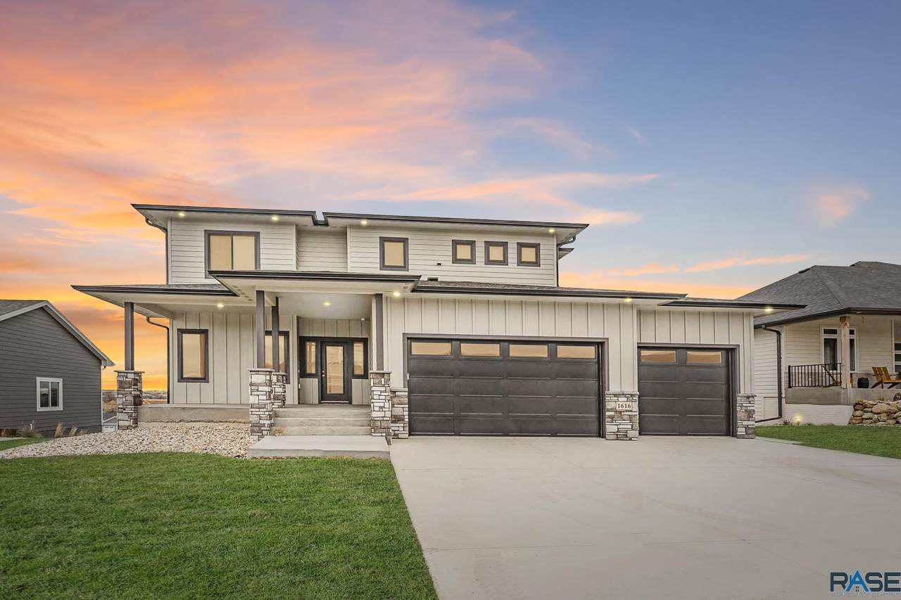 1616 Legacy Dr - Photo 1